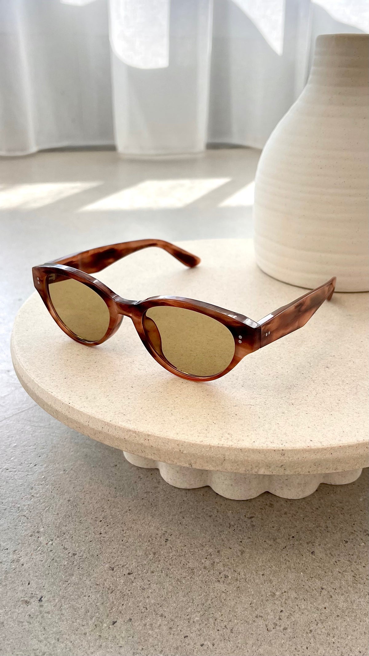 Quincia Sunglasses - Tort